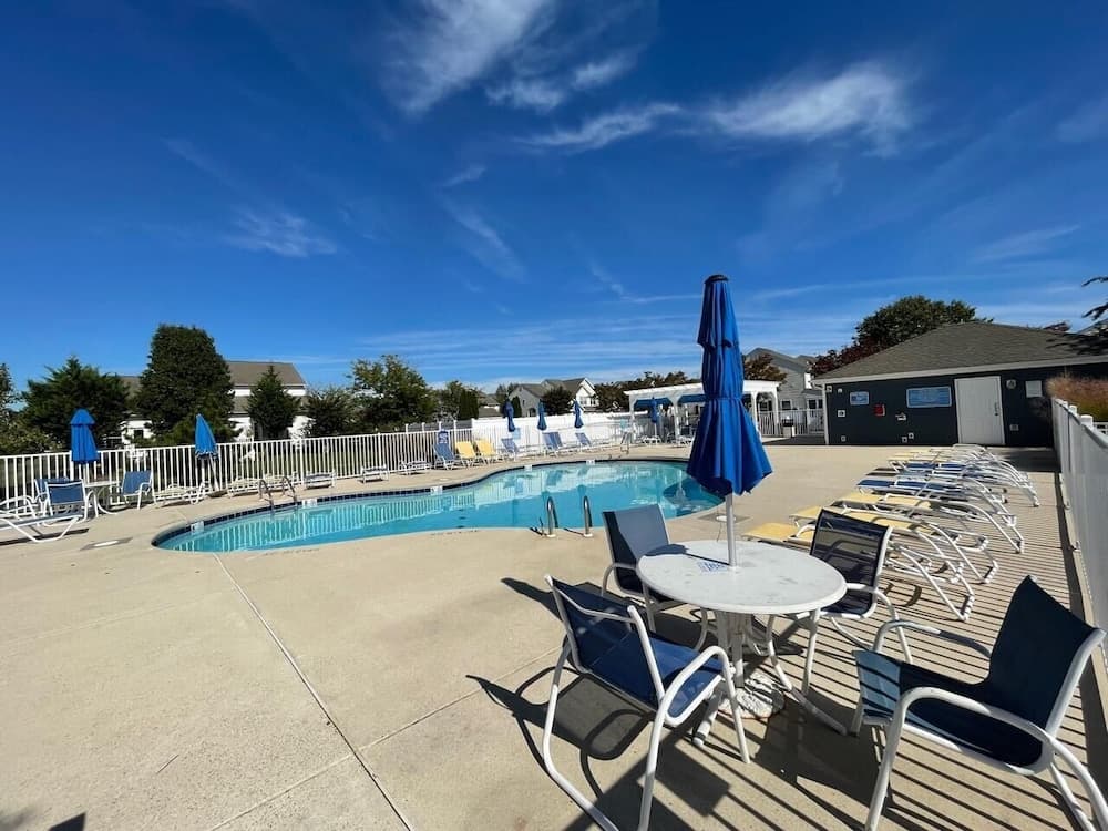 Simonton Court 20256