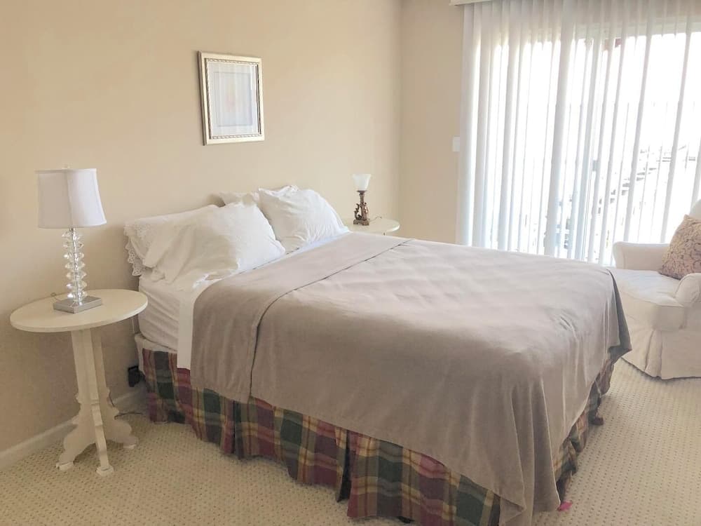 Collins Avenue 100 #309