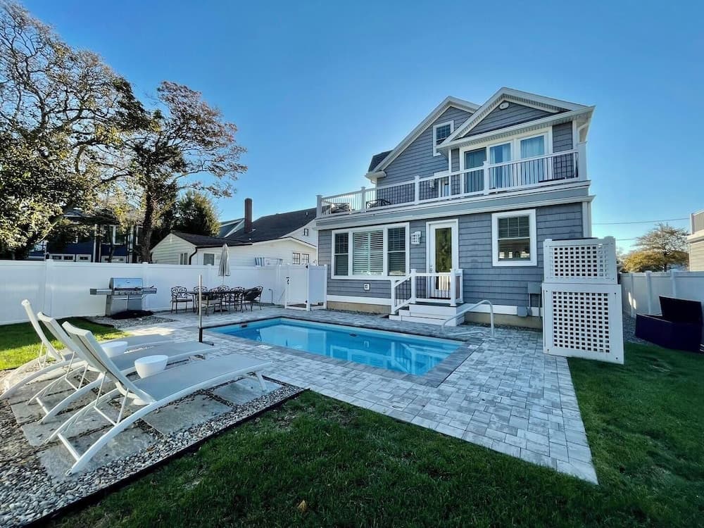 Lake Avenue 77