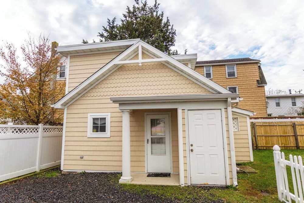 Delaware Avenue 16B
