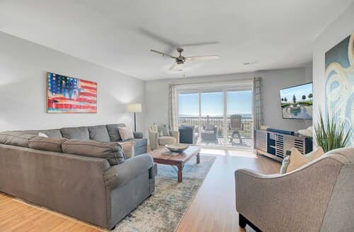 Beachfront 3bdr Condo w/ Pool & Deck Ocean Views Ocean Blvd #102 by Avantstay
