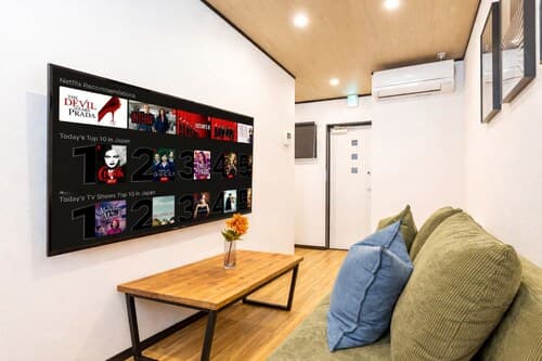 HT HOUSE