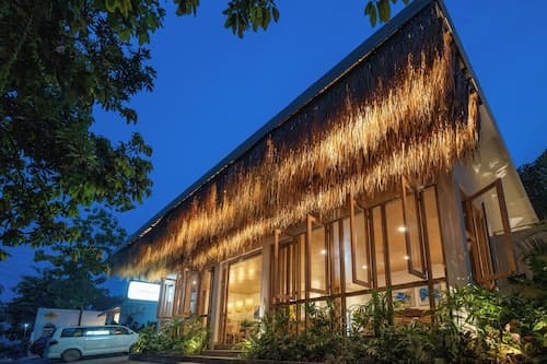 Lakubumi Pavilion