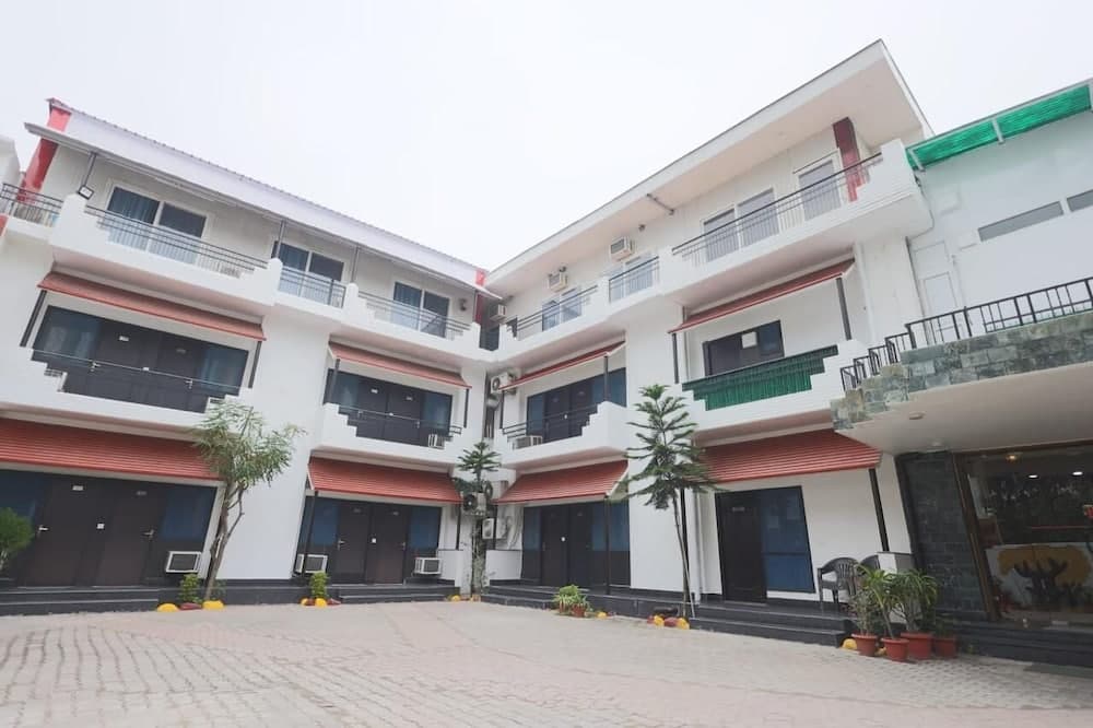 Hotel Moksha