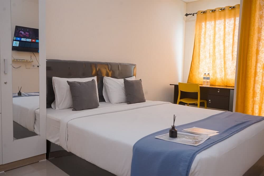 Convenient Studio Apartment At B Residence