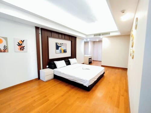 2Br Luxurious And Spacious Apartment At One East Penthouse Residence