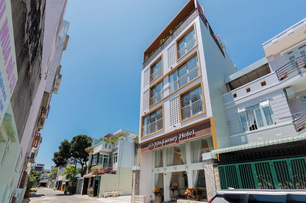 YEN LUXURY HOTEL