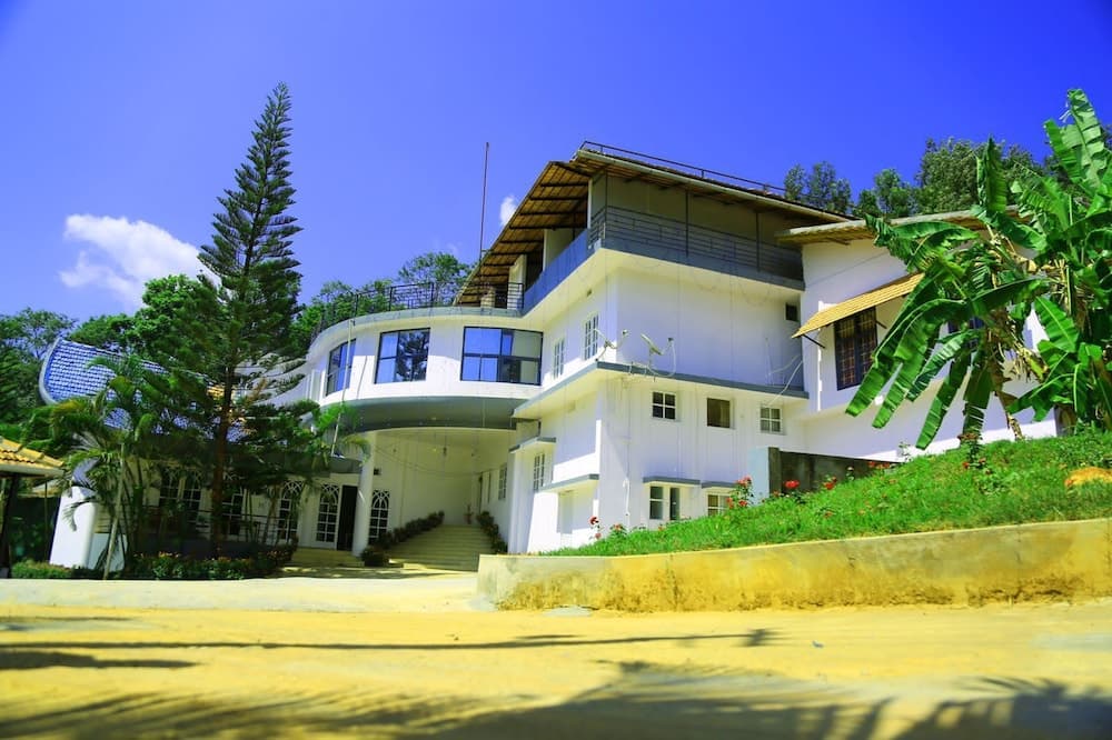 Lazo Mothers Bounty Resort