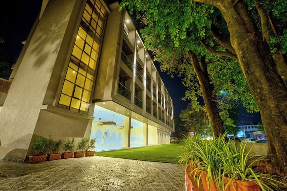 VANTAGE POINT HOTELS & RESORTS