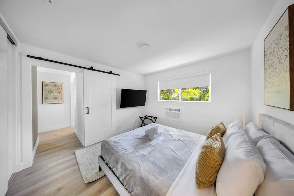 1-BR retreat in the City Centre