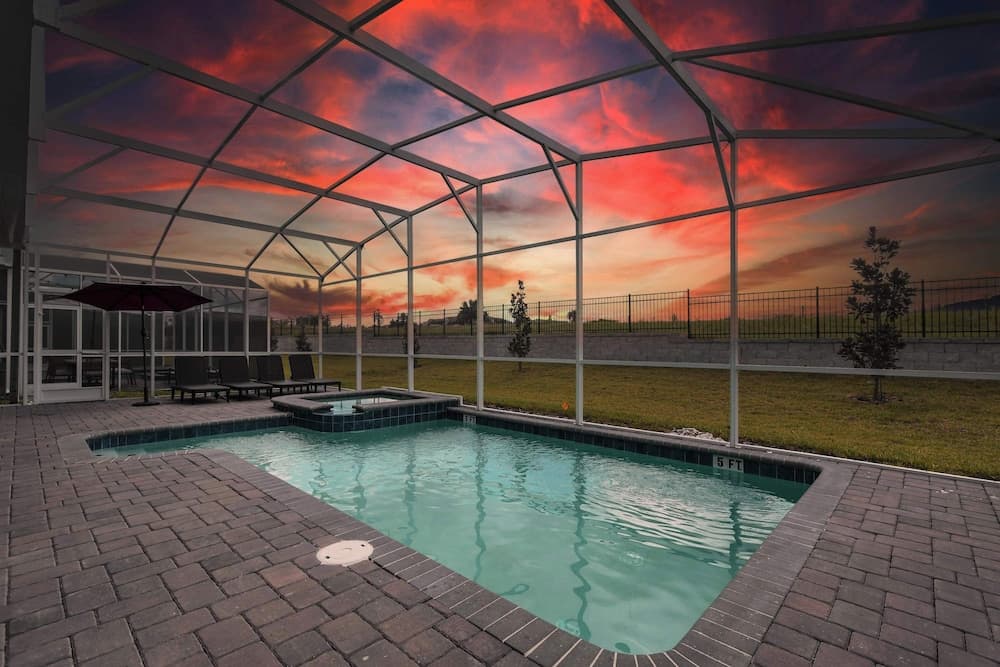 Luxury 10-bedroom Villa in Champions Gate Resort