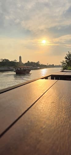 Nicha at Ayutthaya