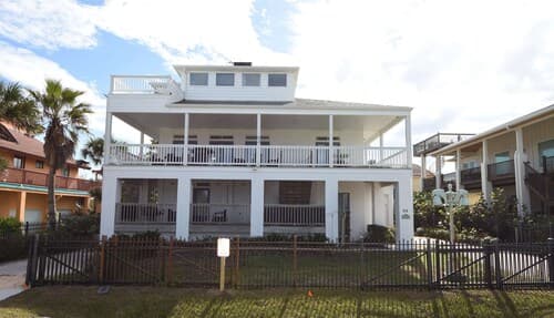 Just Beachy A Luxury Retreat Sleeps 12 3 Levels With Elevator- Perfect for 1-3 Families