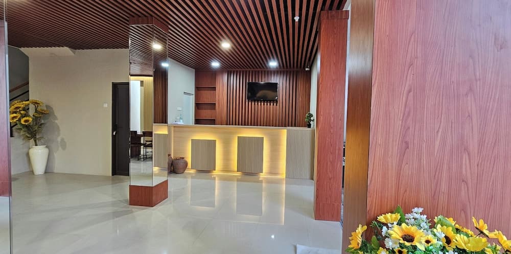 Sunflower Hotel Syariah Near Juanda