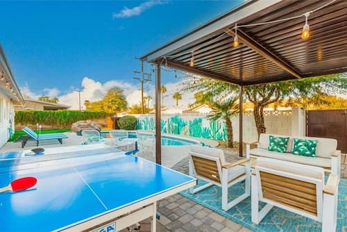 Vacay on Villa Pool Putting Grn Old Town