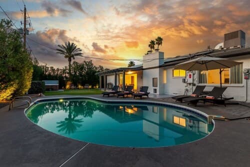 Ochenta Modern Retreat Htd Pool Spa Putt Grn Gym