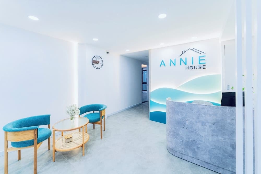 Annie House