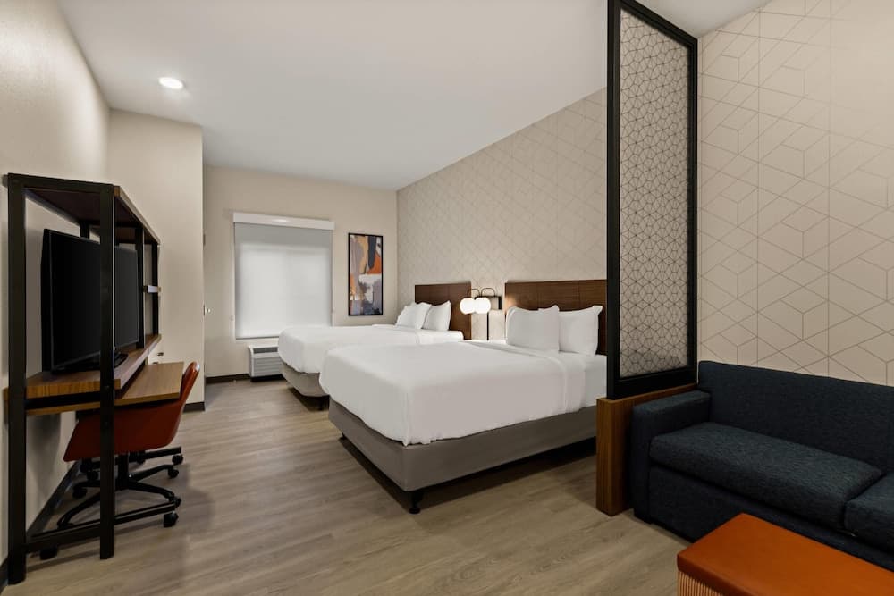 Everhome Suites Rochester Greece