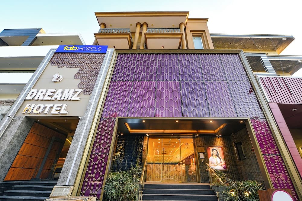 Fabhotel Dreamz