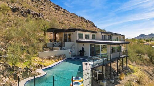 Panoramic Views, Private Pool, Patio Lounge w/ Firepit Royal Palm by Avantstay
