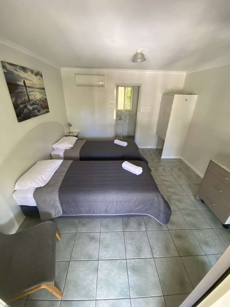 Agnes palms motel