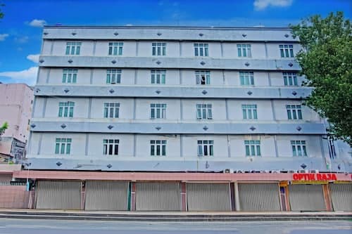 Townhouse Oak Palembang Near Jembatan Ampera Formerly Azzura Hotel