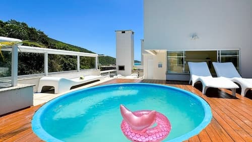Cobertura com Piscina na praia de Bombas
