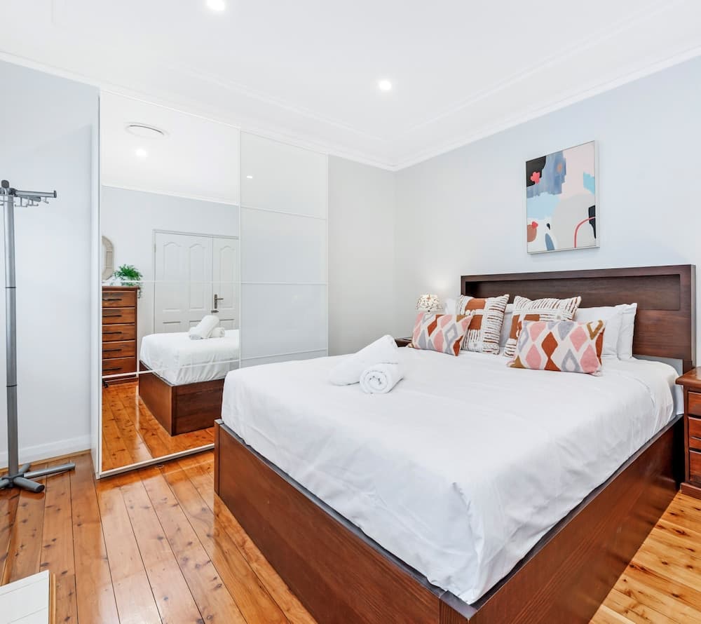 Kozyguru | Rockdale | Spacious 2 Bedrooms House