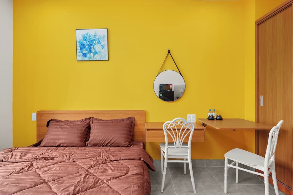 Saluton House