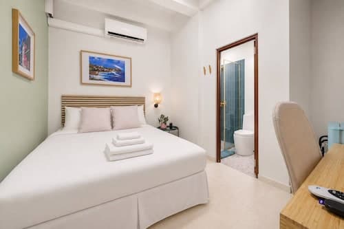 Room 9: Sleek & Serene Stay in San Juan