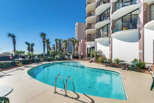 Palms Resort by Hosteeva