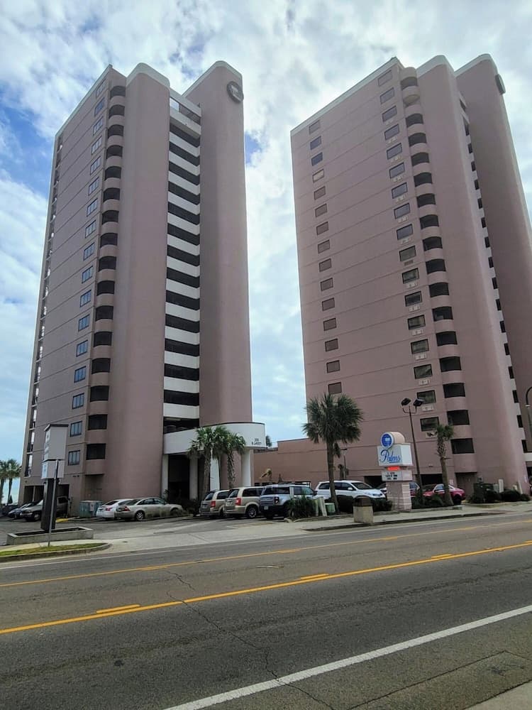 Palms Resort 501