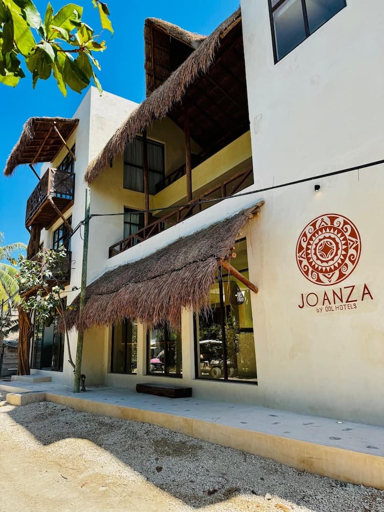 Joanza by ÓOL Hotels