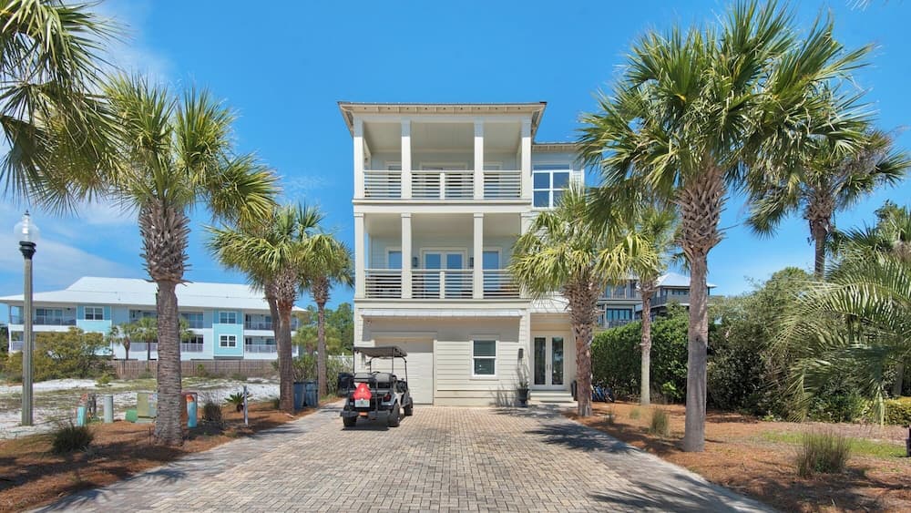 5BR Sleeps 14 in Seagrove Beach, Golf Cart, 6 Bikes, Pool + Free Attractions!
