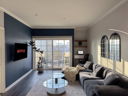 Modern Escape W Pool GYM Parking 10 Min to Cedars