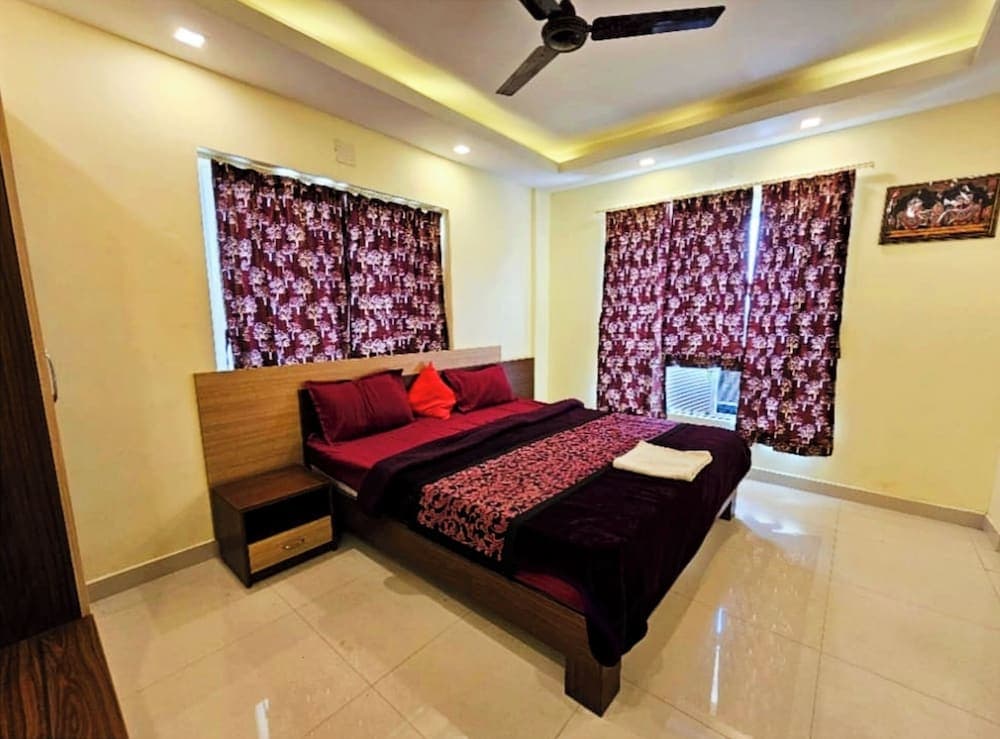 Hotel Red Stone Premium Near Sea Beach