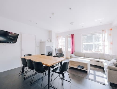 Spacious 3BR Apt. with Sauna