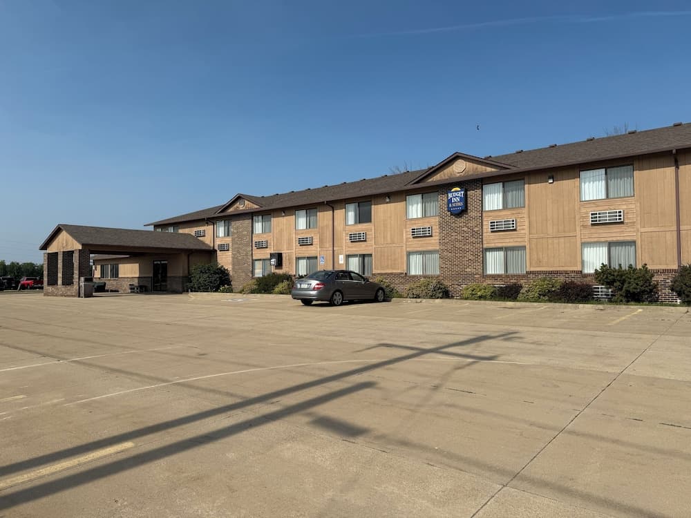 Budget Inn and Suites