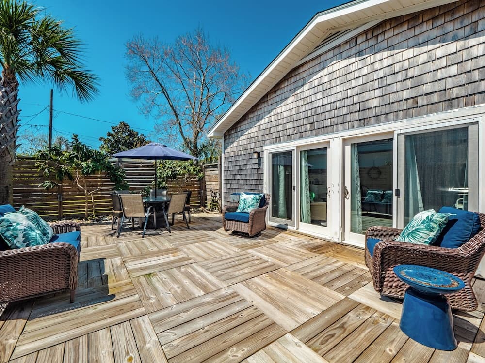 Barefoot Bungalow Kure