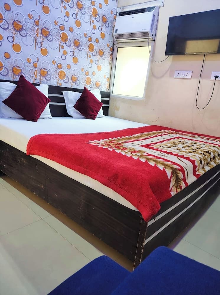 Hotel Gayatri palace Vrindavan