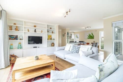 3 Bedroom Family Home - Houtbay