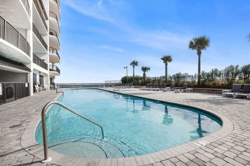 Grand Pointe 313 3 Bedrooms Gulf-front Stunning Views