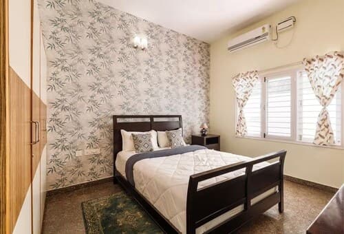 Cedar Wood Villa by Redolive