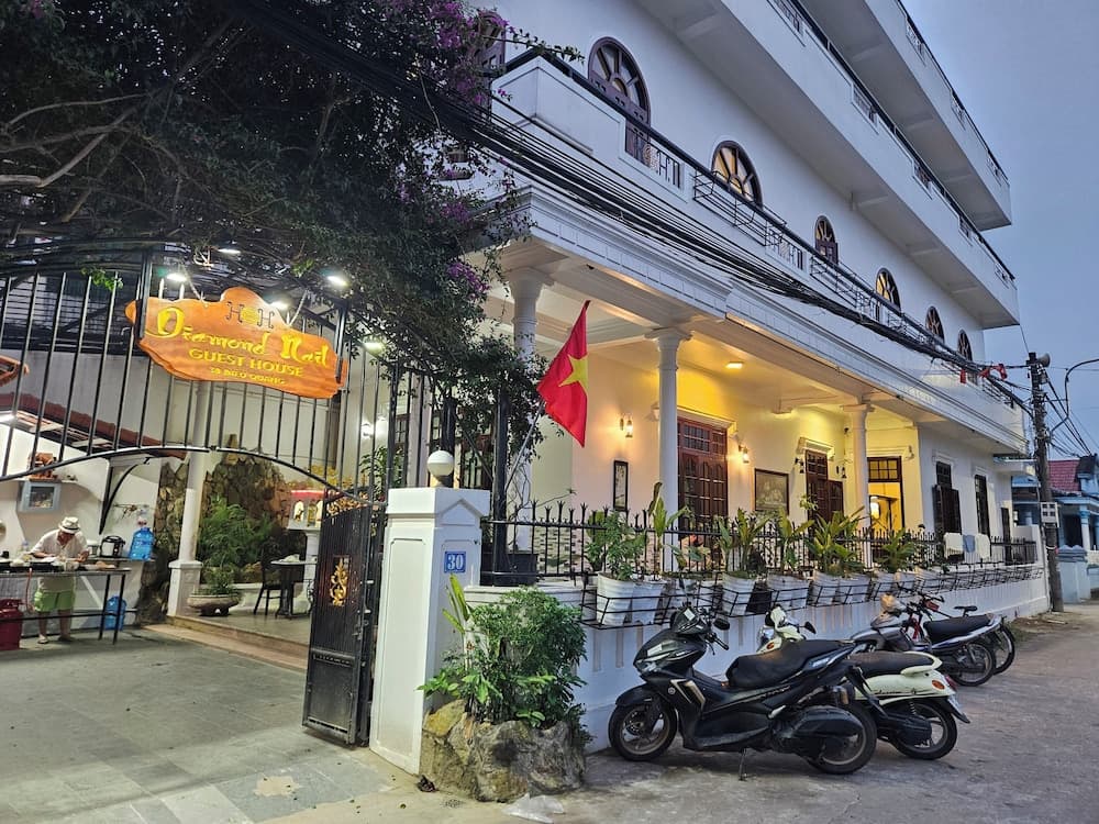 H&H Diamond Nail Guesthouse