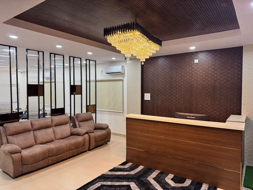 HOTEL APEX INN SHAMSHABAD
