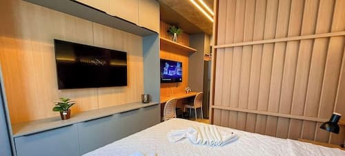 Setai Yacht Premium II - By Almare Flats