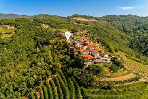 Neda Apartment: Terrace Views Goriska Brda