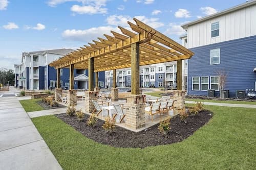 Landing Apartments Leland