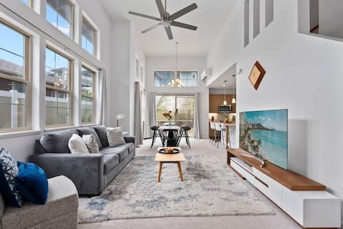 @marbella Lane - Elegant 3BR w/ Marvelous Views