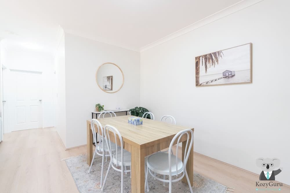 Kozyguru | Homebush West | 3-Beds Apt With Parking